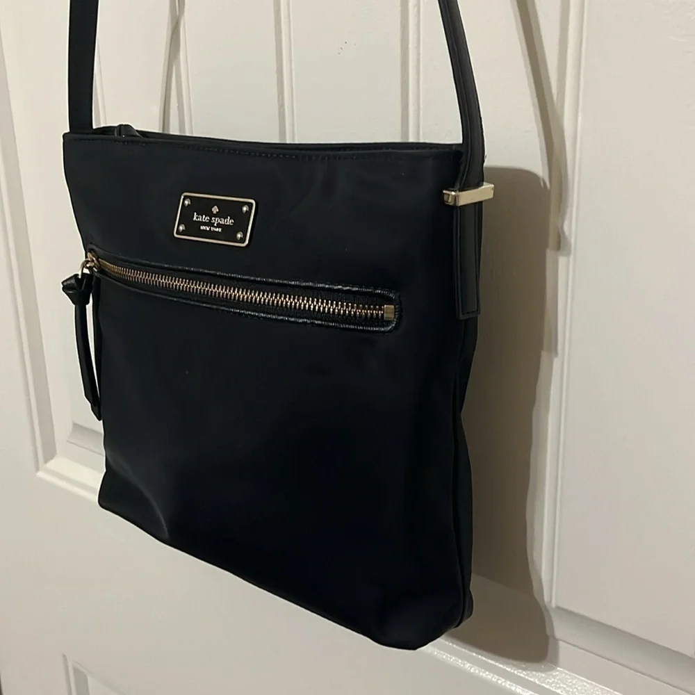 Kate Spade New York Dawn Nylon Flat Crossbody Bag Purse in Black